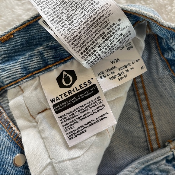 Levi 501 shorts size 24 - Picture 3 of 3